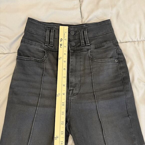 FRAME Le Catroux High Rise Flared Jeans in Kerry Black Size 24 - Picture 11 of 14
